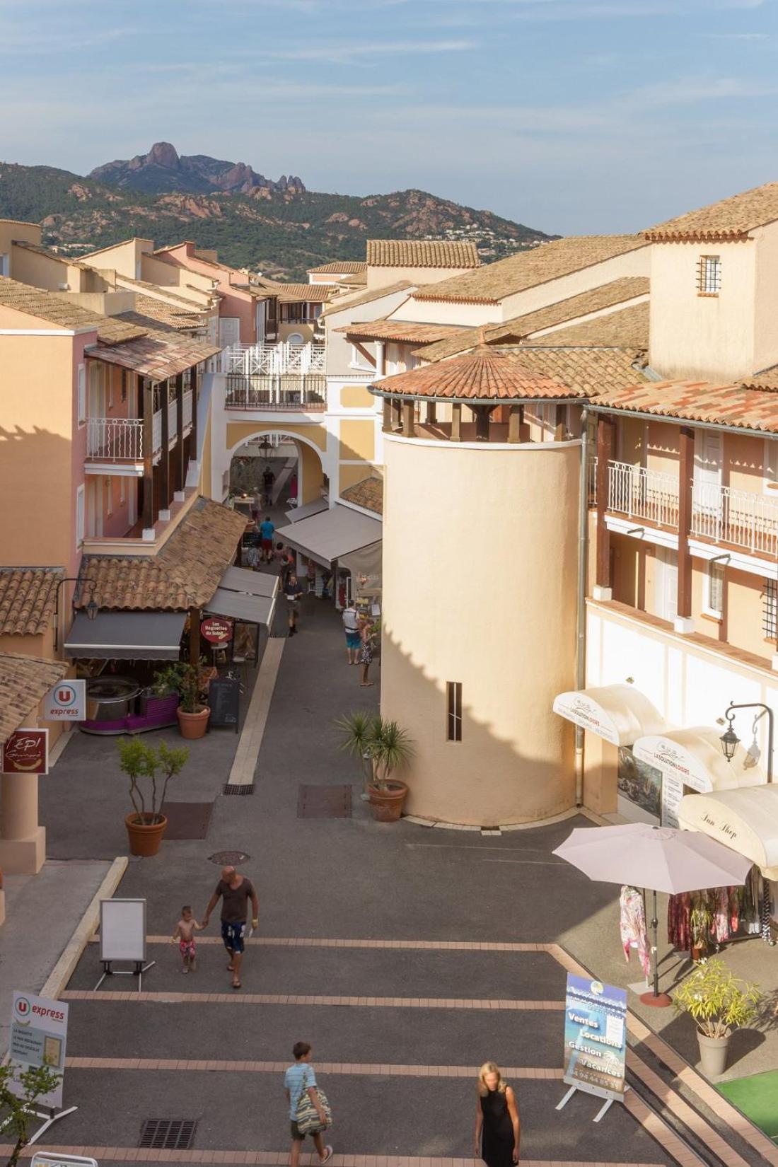 Village Cap Esterel, Piscine, Plage Saint-Raphaël Exterior foto