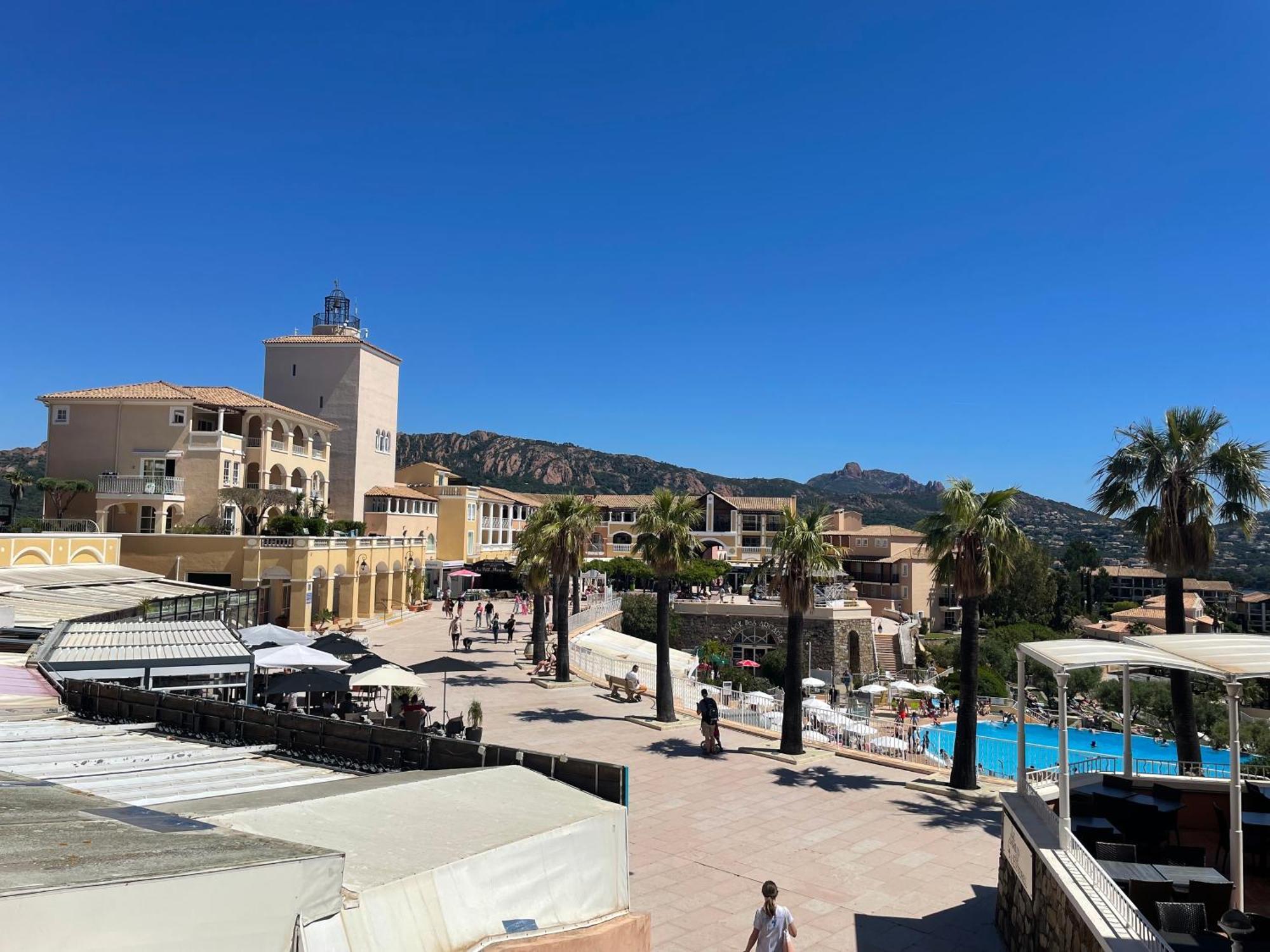 Village Cap Esterel, Piscine, Plage Saint-Raphaël Exterior foto