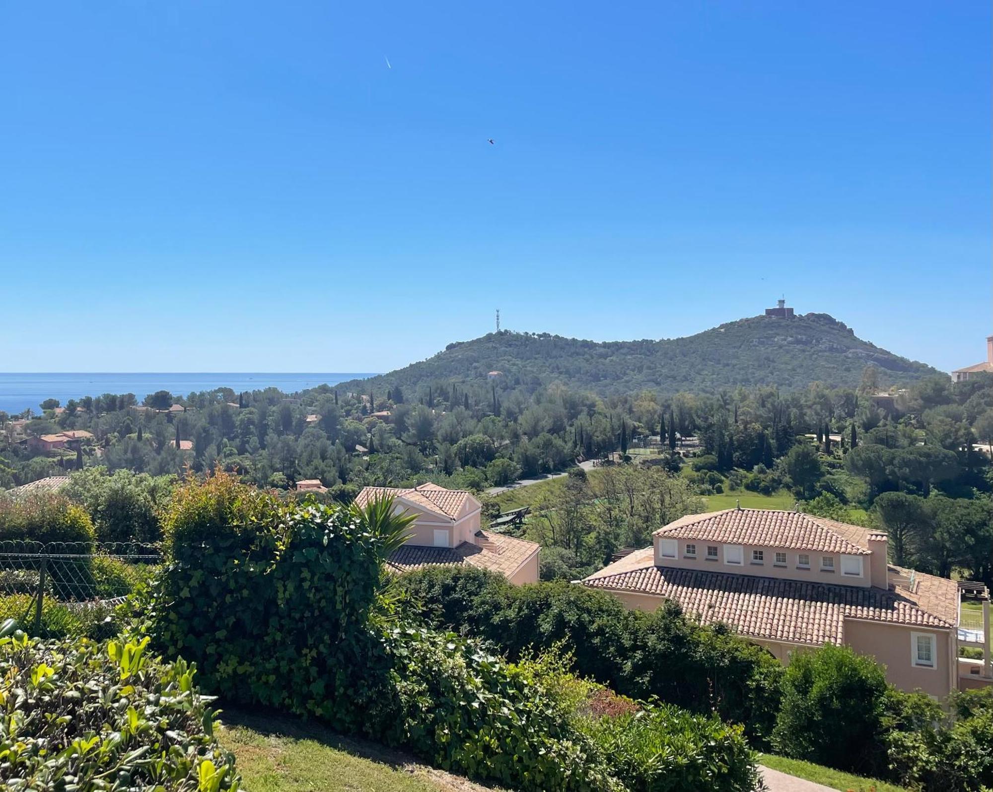 Village Cap Esterel, Piscine, Plage Saint-Raphaël Exterior foto