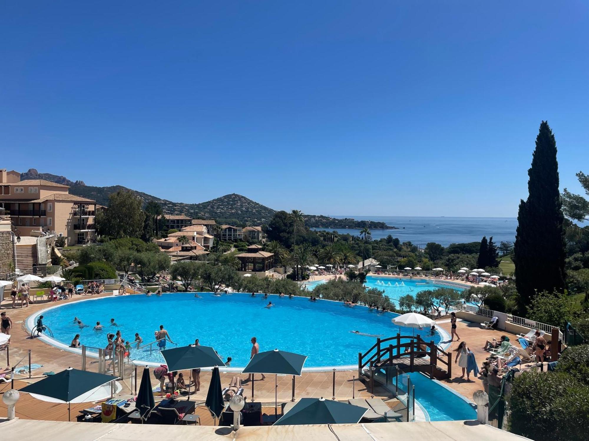 Village Cap Esterel, Piscine, Plage Saint-Raphaël Exterior foto