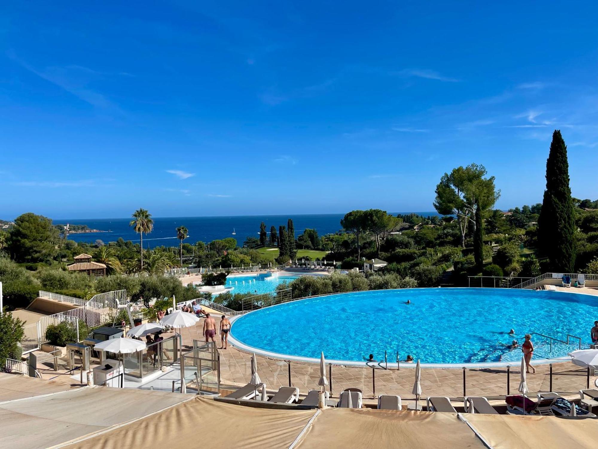 Village Cap Esterel, Piscine, Plage Saint-Raphaël Exterior foto
